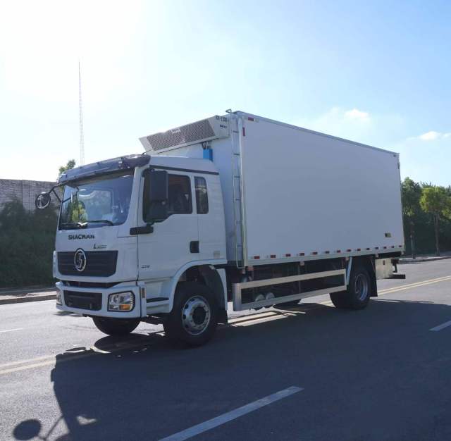 Shacman Delong L3000 Refrigerated Truck