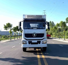 Shacman H3000 Rear Eight-Wheel Refrigerated Truck