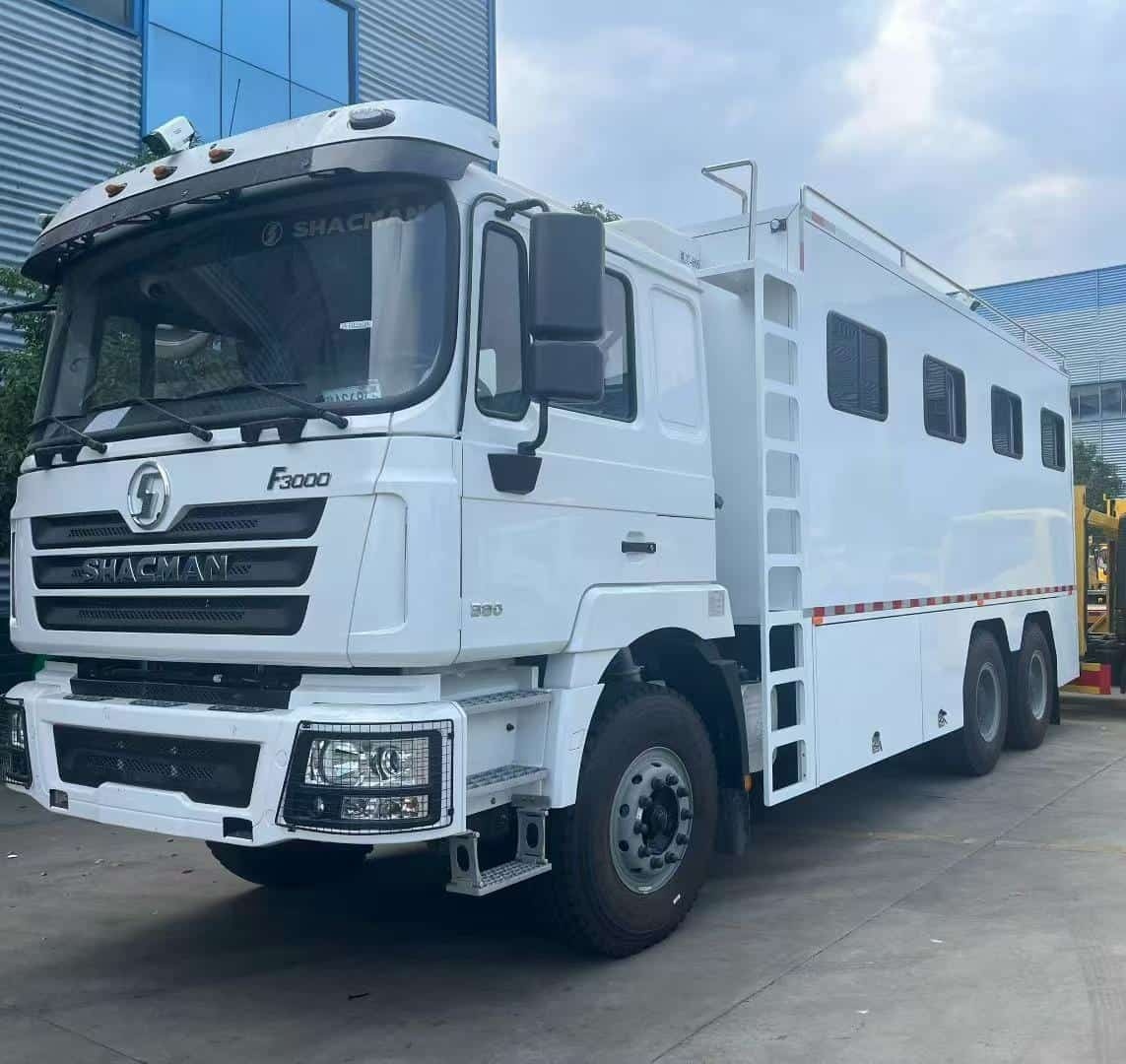 SHACMAN F3000 6×6 Troop Carrier