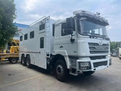 SHACMAN F3000 6×6 Troop Carrier