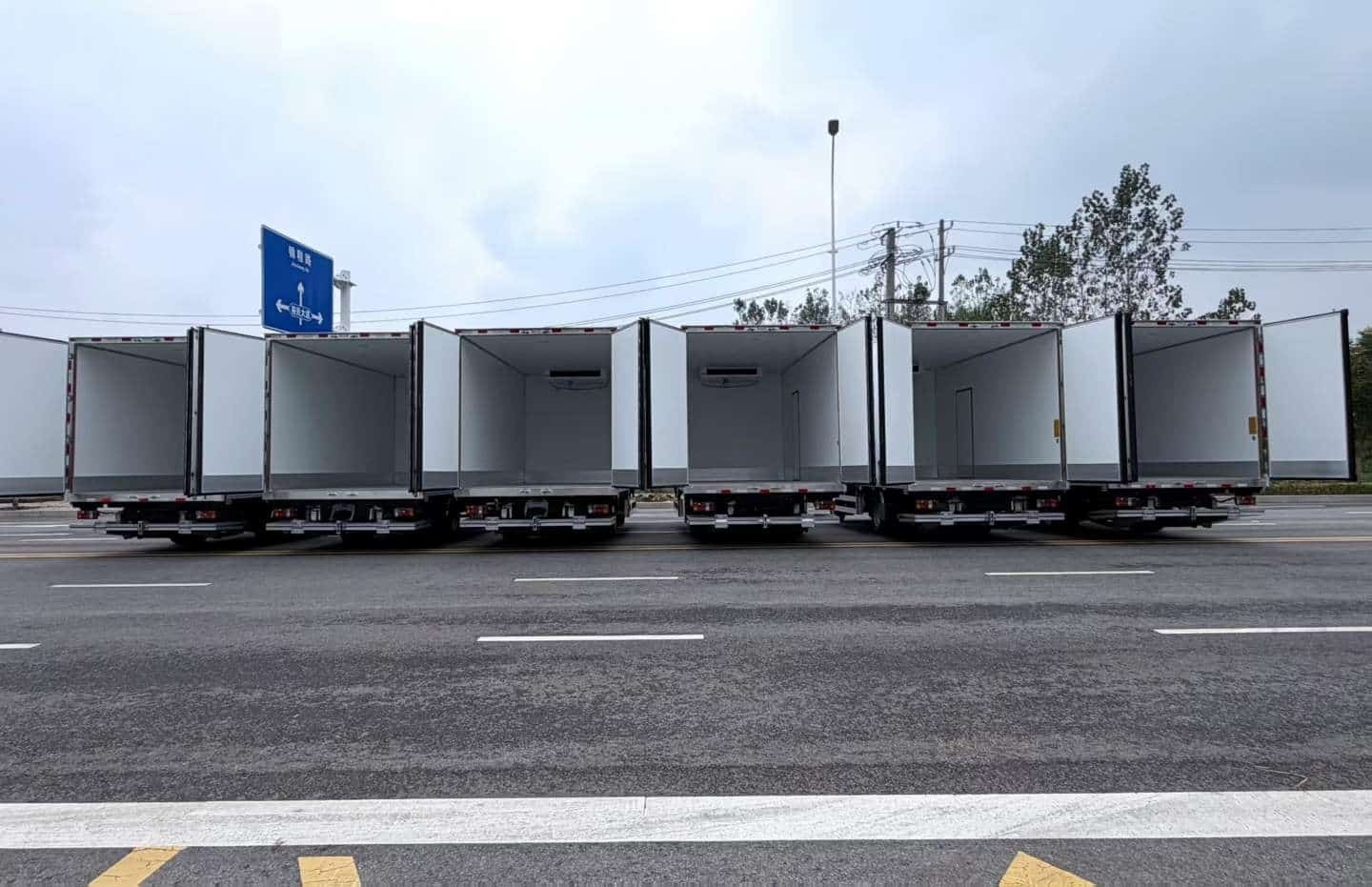Isuzu KV100 refrigerated vehicle