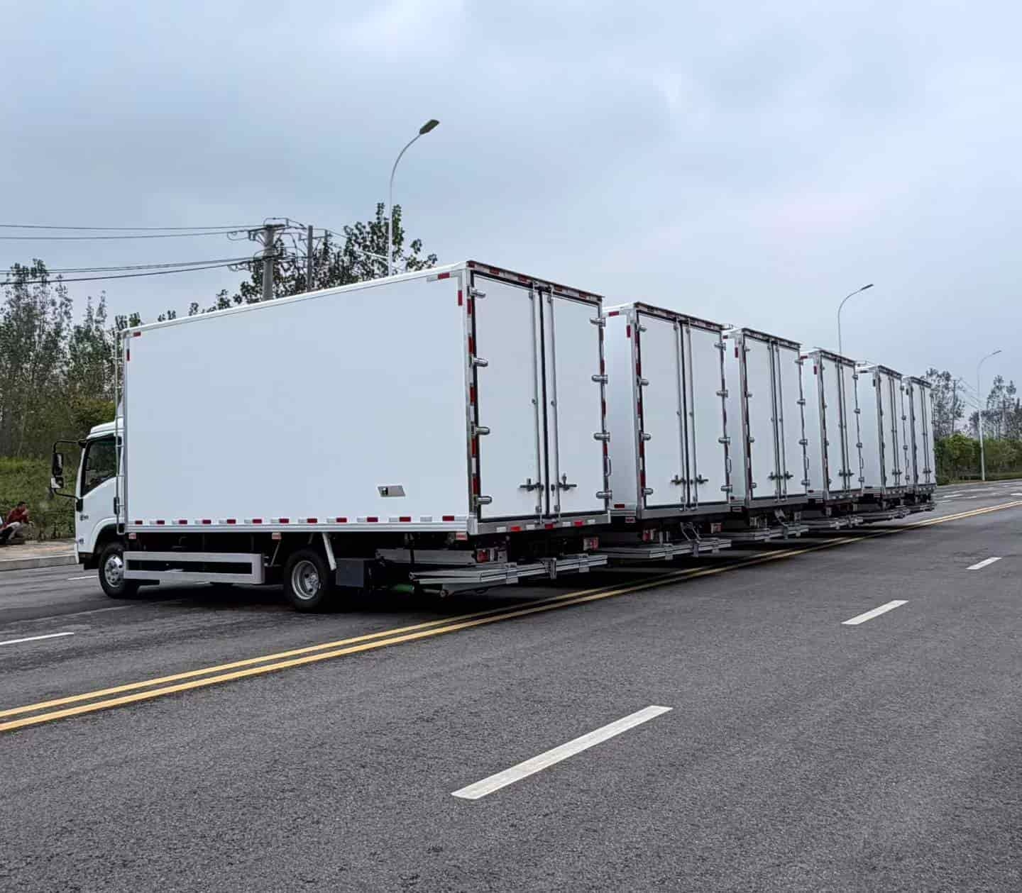 Isuzu KV100 refrigerated vehicle
