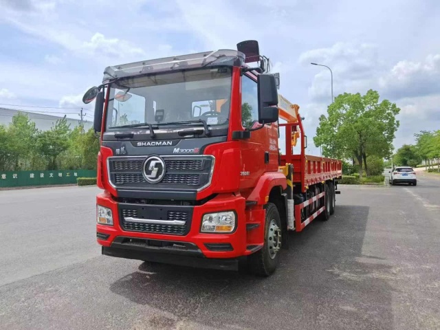 Oilfield version Shaanxi Auto Delong New M3000S rear eight-wheel truck-mounted crane