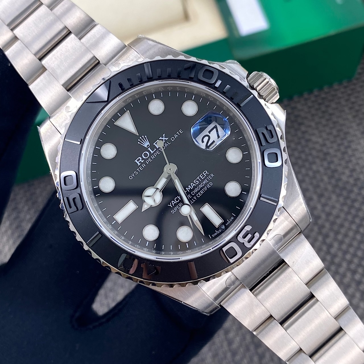 Gli orologi Rolex Yacht-Master sono ora disponibili in una versione leggera in titanio! Il Rolex Datejust 42 mm è un orologio elegante e versatile, pensato per uomini di successo.