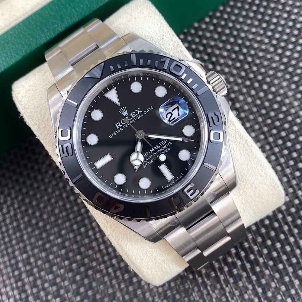 Gli orologi Rolex Yacht-Master sono ora disponibili in una versione leggera in titanio! Il Rolex Datejust 42 mm è un orologio elegante e versatile, pensato per uomini di successo.