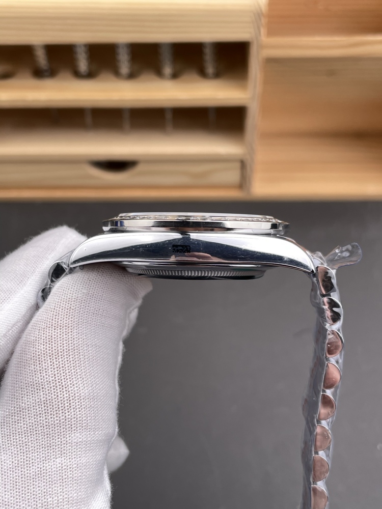 La serie Rolex Datejust è l'orologio da uomo più venduto.