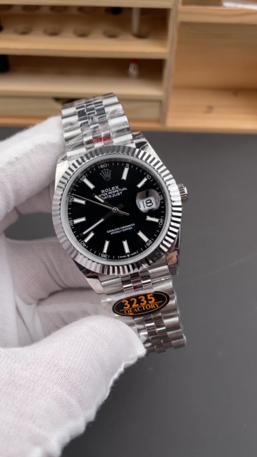 Rolex Datejust: simbolo di lusso e prestigio. L'orologio prediletto dagli uomini di successo.