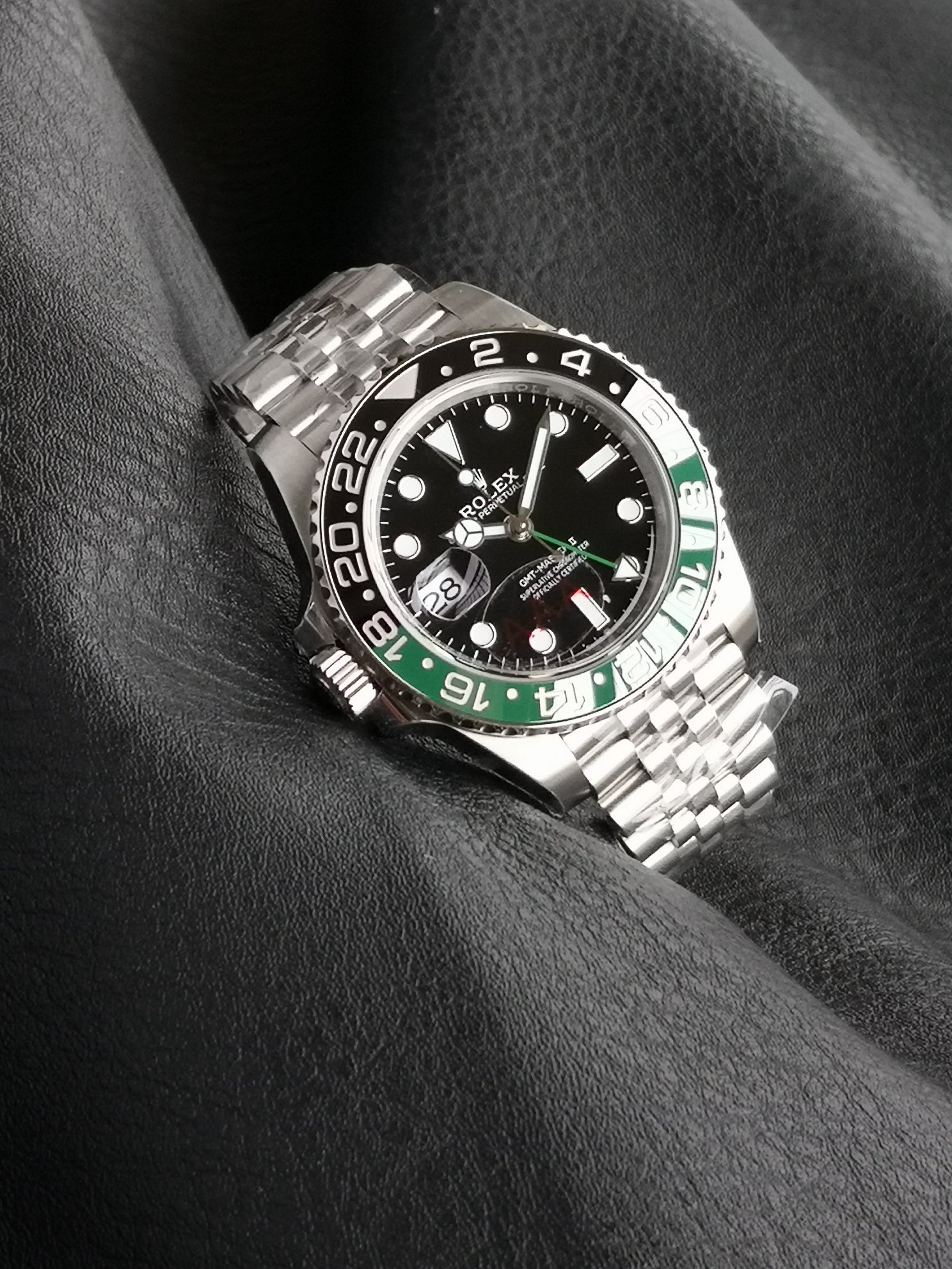 Rolex GMT-Master II "Left-Handed Sprite Bezel", un orologio globale rivoluzionario.