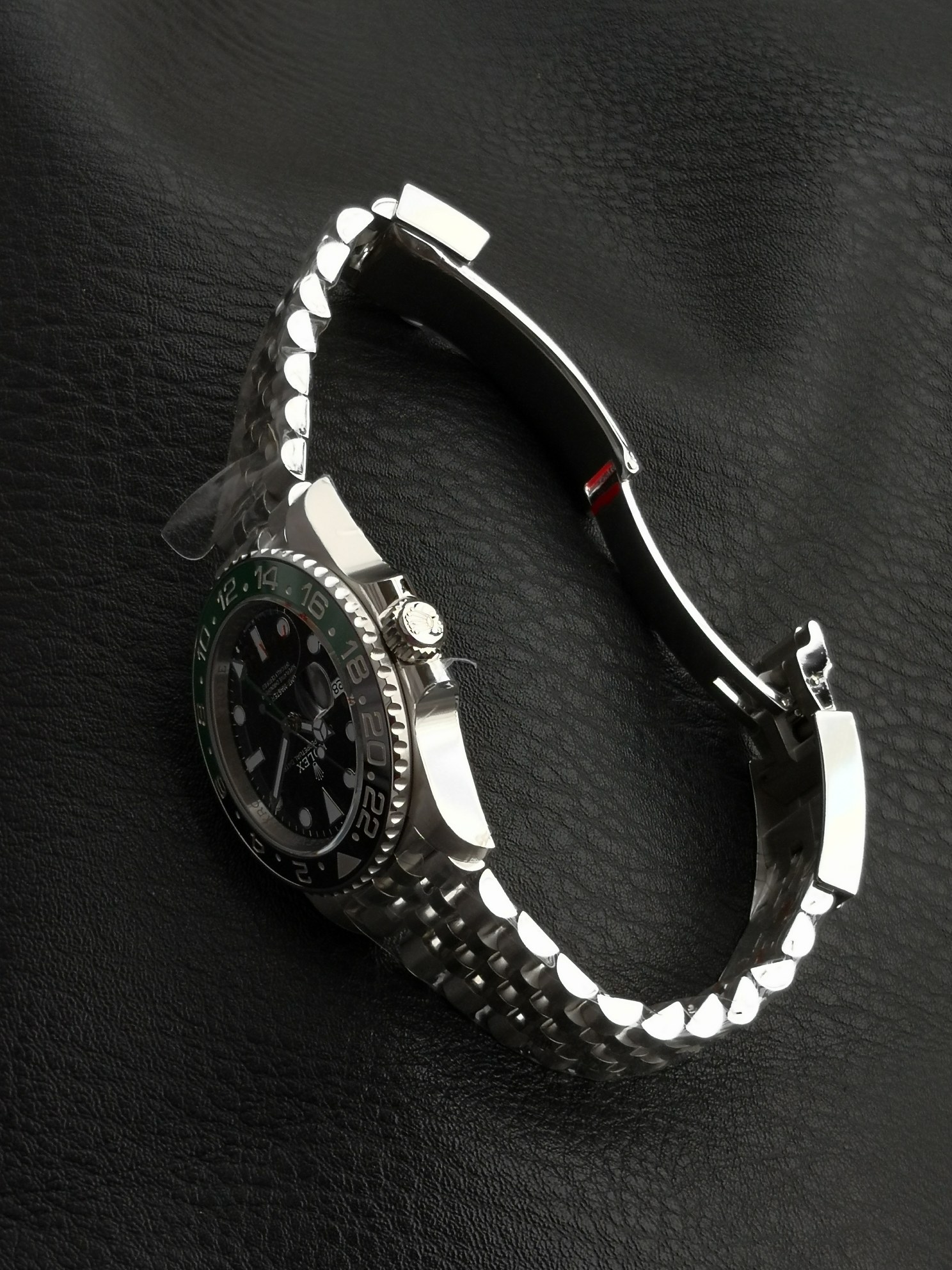 Rolex GMT-Master II "Left-Handed Sprite Bezel", un orologio globale rivoluzionario.