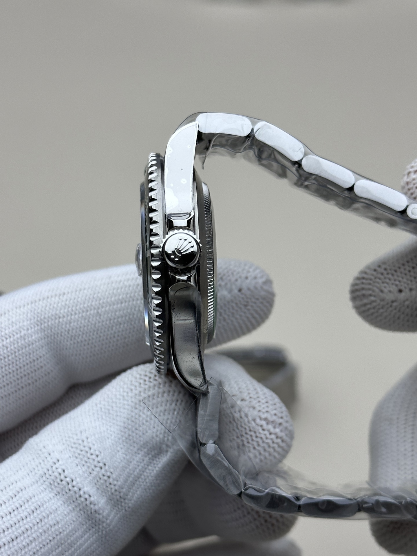 Orologio Rolex Submariner con cassa Oystersteel da 41 mm e impermeabilità fino a 300 metri.