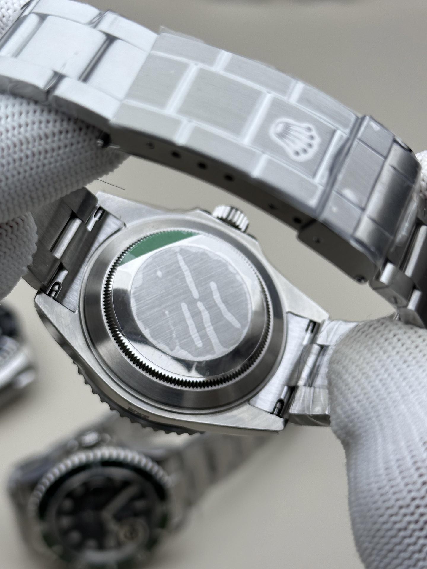 Orologio Rolex Submariner con cassa Oystersteel da 41 mm e impermeabilità fino a 300 metri.