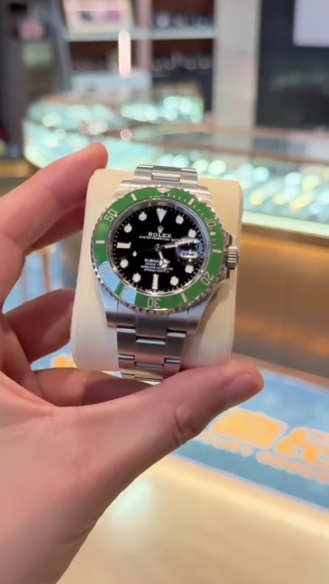 Nuovo orologio Rolex Submariner, lunetta verde, quadrante nero
