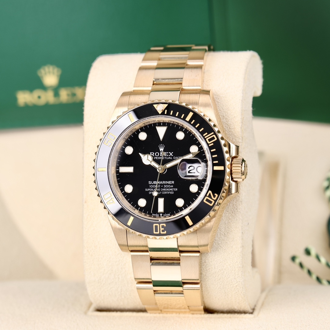 Orologio Rolex Submariner "Modello Submariner nero interamente in oro" Lusso e stile classico