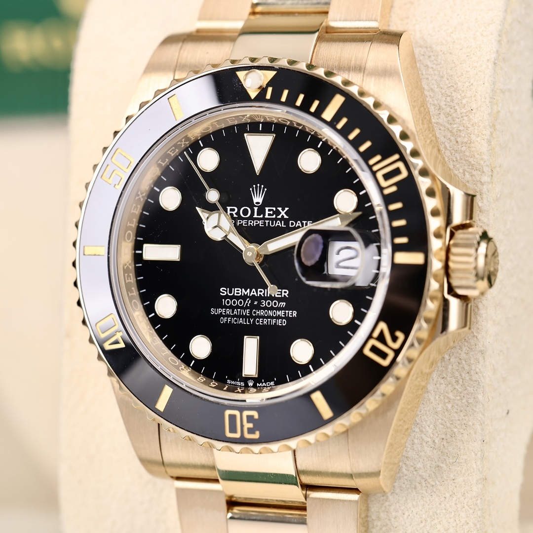 Orologio Rolex Submariner "Modello Submariner nero interamente in oro" Lusso e stile classico