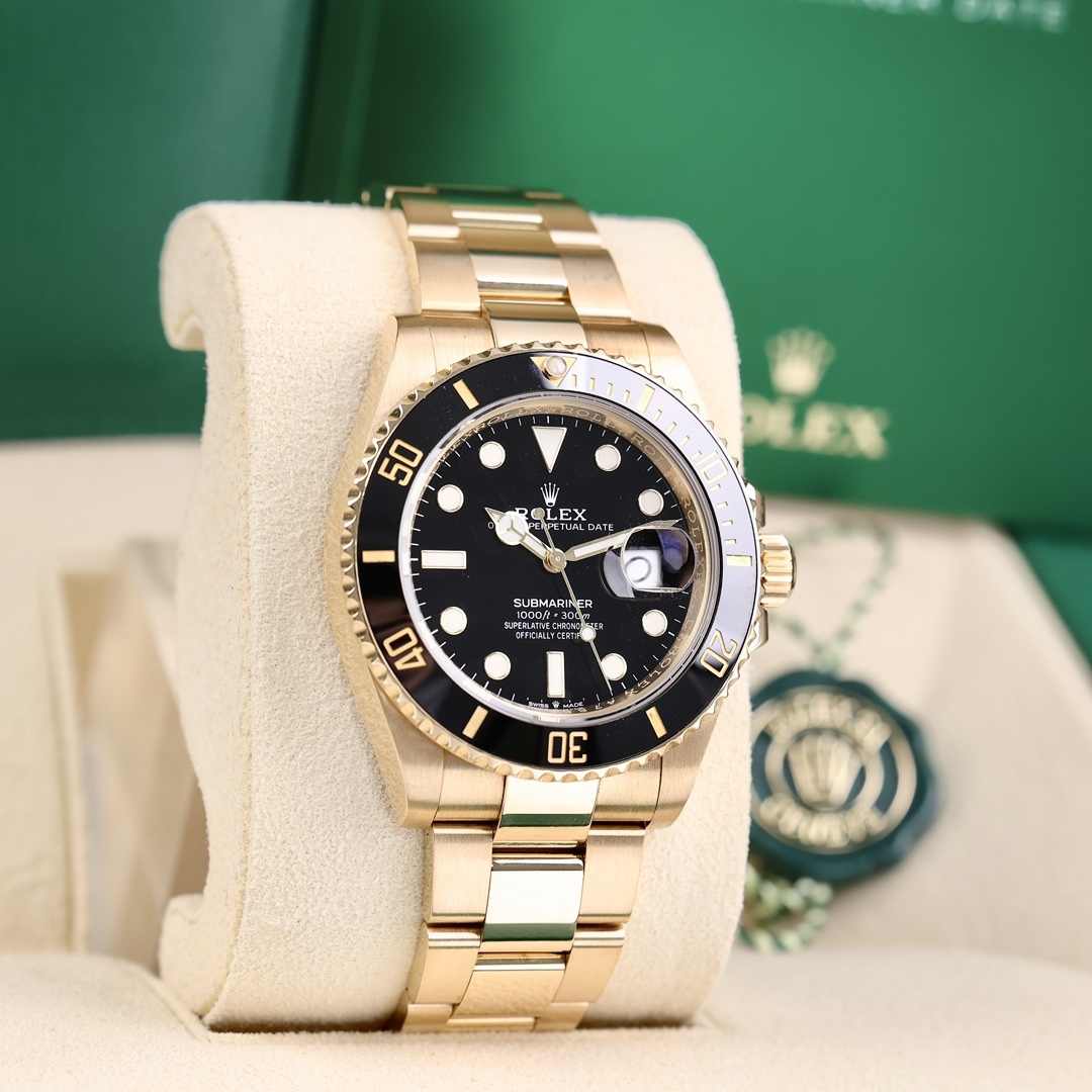 Orologio Rolex Submariner "Modello Submariner nero interamente in oro" Lusso e stile classico