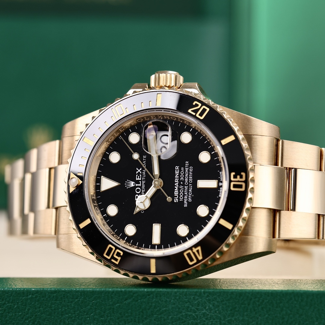 Orologio Rolex Submariner "Modello Submariner nero interamente in oro" Lusso e stile classico