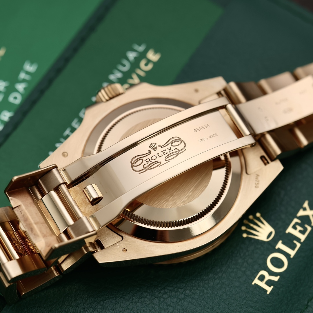 Orologio Rolex Submariner "Modello Submariner nero interamente in oro" Lusso e stile classico