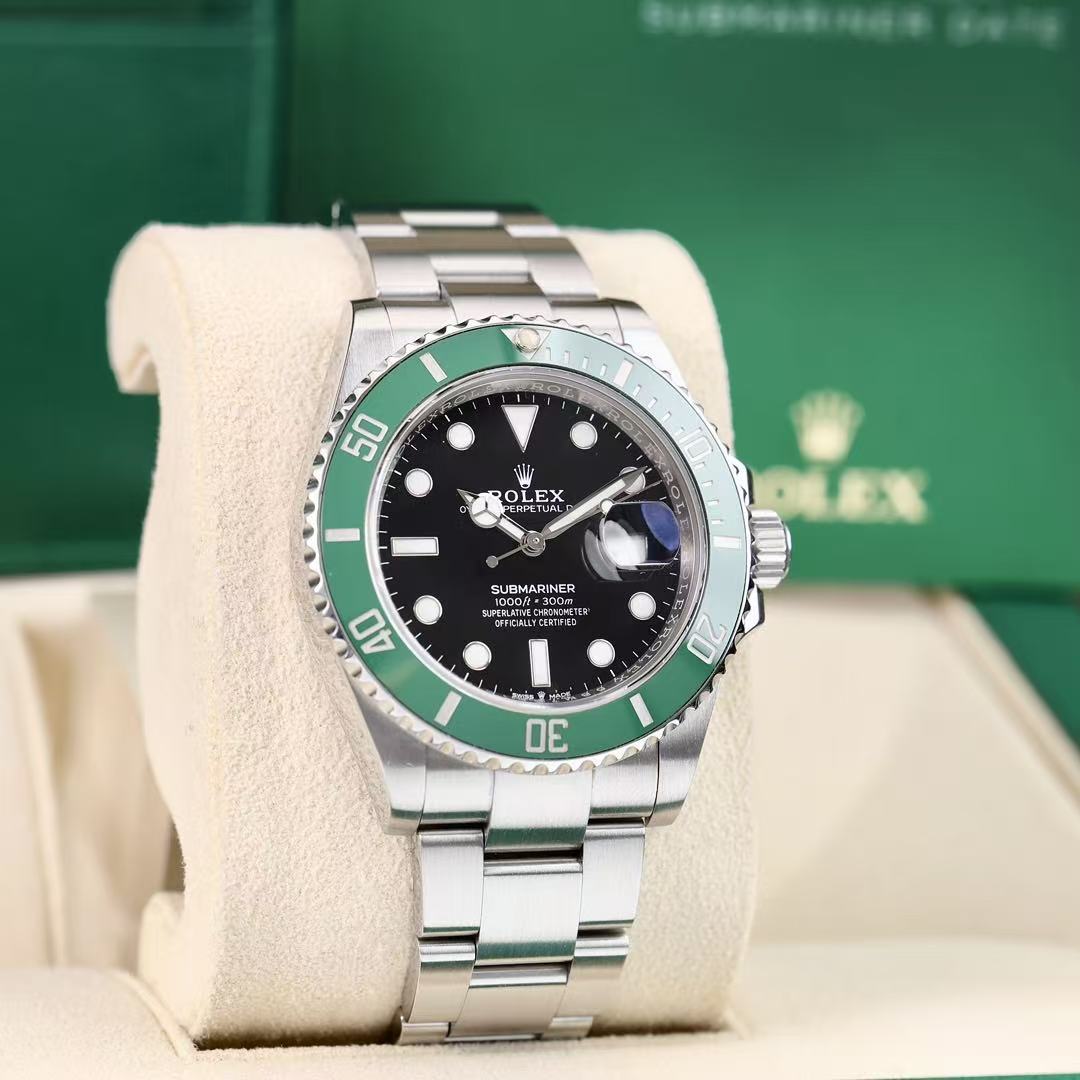Nuovo orologio Rolex Submariner, lunetta verde, quadrante nero