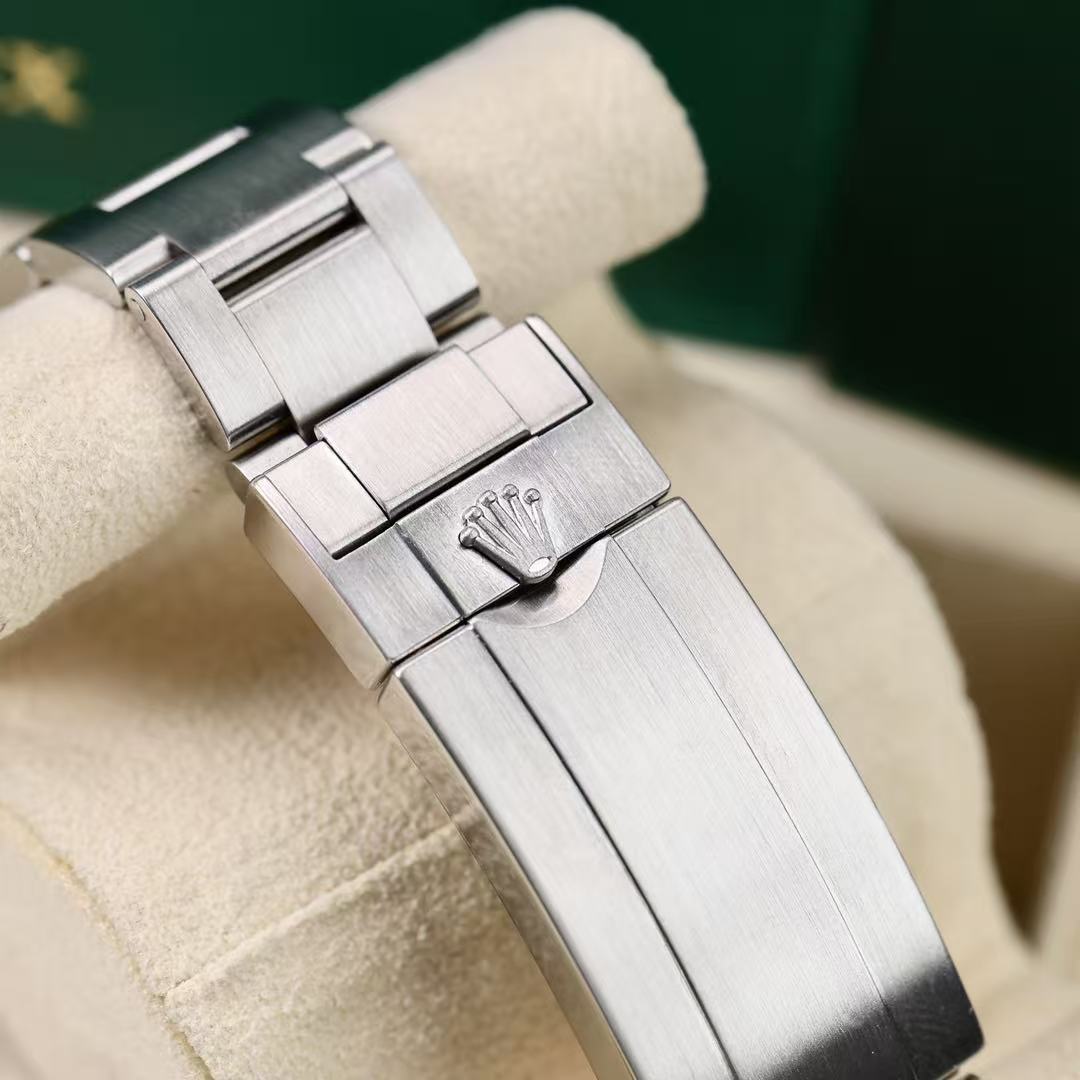 Nuovo orologio Rolex Submariner, lunetta verde, quadrante nero