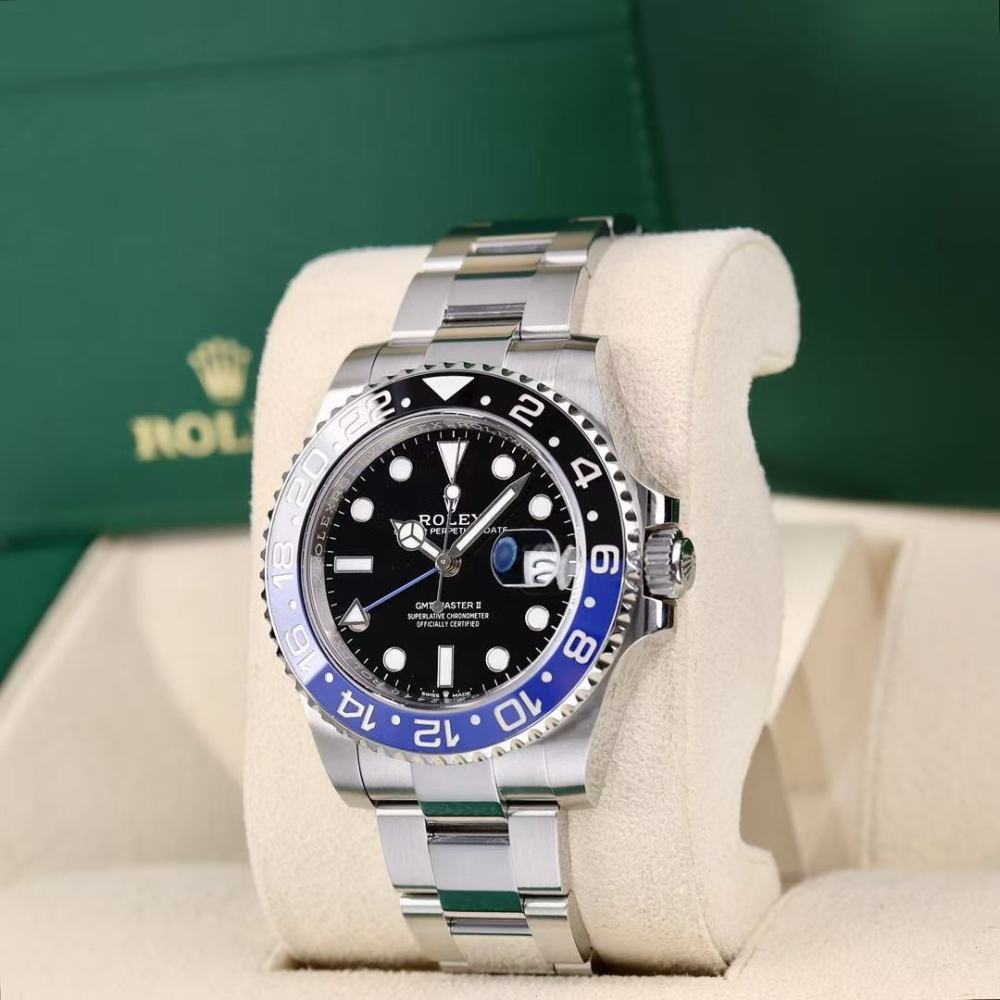 Orologio Rolex GMT-Master II: combinazione di colori classica, stile versatile, adatto ai viaggi di lavoro.