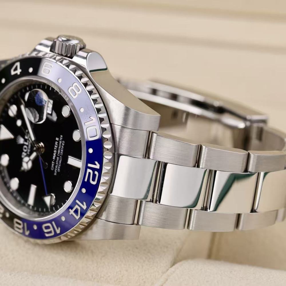 Orologio Rolex GMT-Master II: combinazione di colori classica, stile versatile, adatto ai viaggi di lavoro.