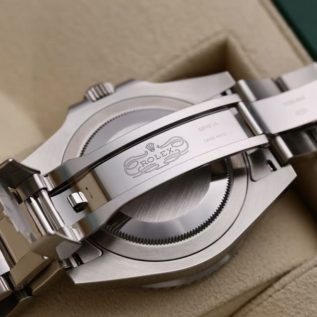 Orologio Rolex GMT-Master II: combinazione di colori classica, stile versatile, adatto ai viaggi di lavoro.