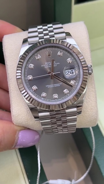 Orologio da uomo automatico Rolex Datejust da 41 mm con quadrante grigio, cassa in acciaio inossidabile con incisioni di diamanti e bracciale Jubilee.