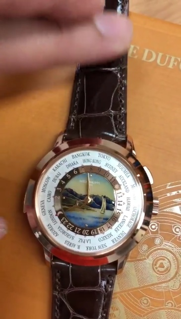 Patek Philippe World Time 5520R con quadrante in smalto color oro rosa - Un orologio da collezione