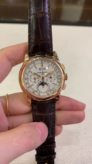 Orologio Patek Philippe Grand Complications, cronografo con calendario perpetuo in oro rosa, automatico meccanico da uomo.