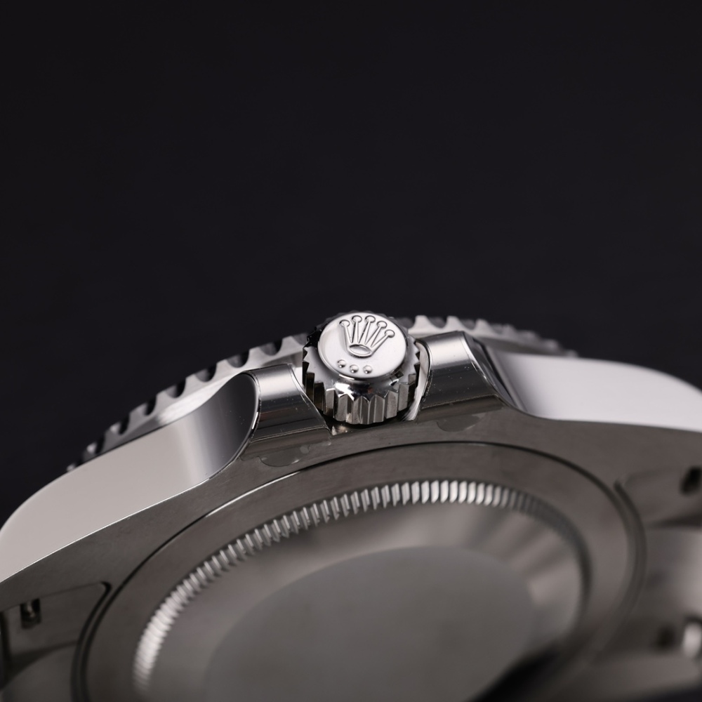 Orologio sportivo Rolex GMT-Master II con lunetta in ceramica nera/verde, lunetta Sprite, cassa in acciaio inossidabile 904L e doppio fuso orario.