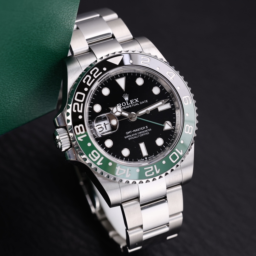 Orologio sportivo Rolex GMT-Master II con lunetta in ceramica nera/verde, lunetta Sprite, cassa in acciaio inossidabile 904L e doppio fuso orario.