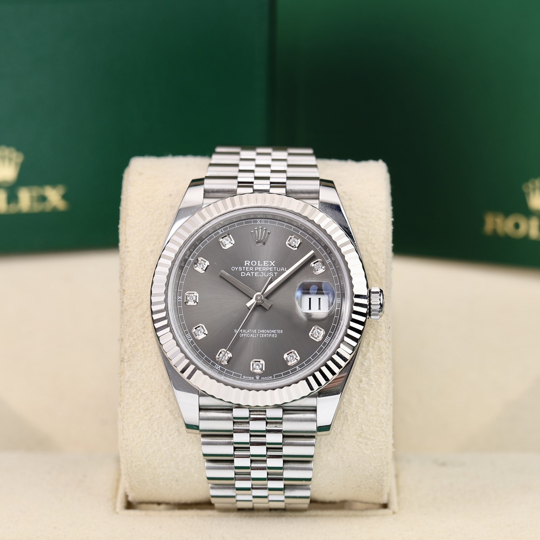 Orologio da uomo automatico Rolex Datejust da 41 mm con quadrante grigio, cassa in acciaio inossidabile con incisioni di diamanti e bracciale Jubilee.