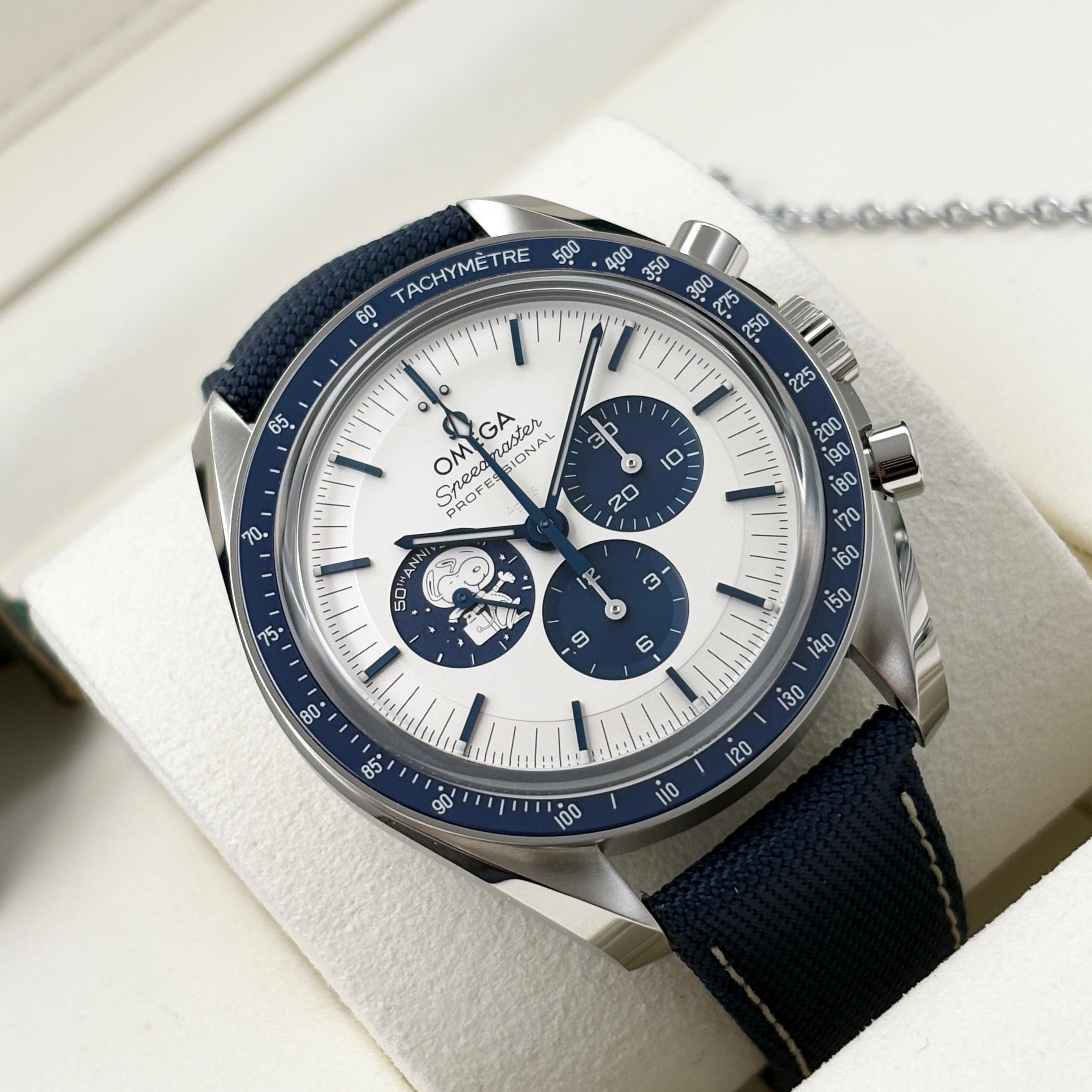 Omega Speedmaster Professional Moonwatch Snoopy Silver Edition con lunetta blu e cinturino in tela - Orologio da uomo meccanico automatico