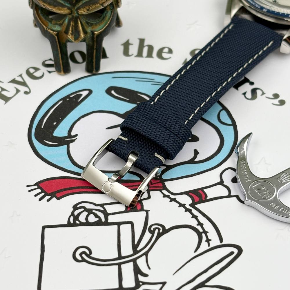 Omega Speedmaster Professional Moonwatch Snoopy Silver Edition con lunetta blu e cinturino in tela - Orologio da uomo meccanico automatico