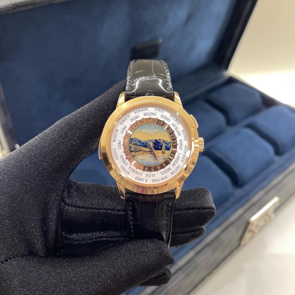 Patek Philippe World Time 5520R con quadrante in smalto color oro rosa - Un orologio da collezione