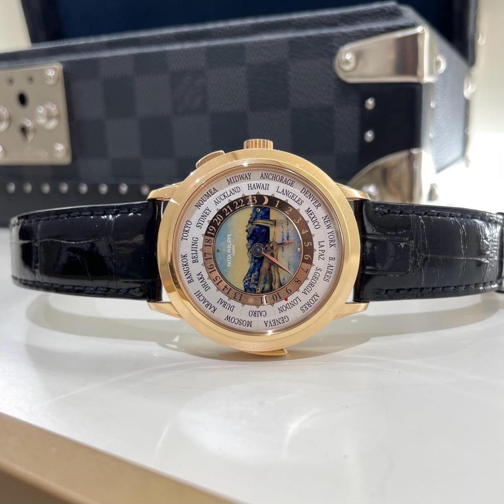 Patek Philippe World Time 5520R con quadrante in smalto color oro rosa - Un orologio da collezione