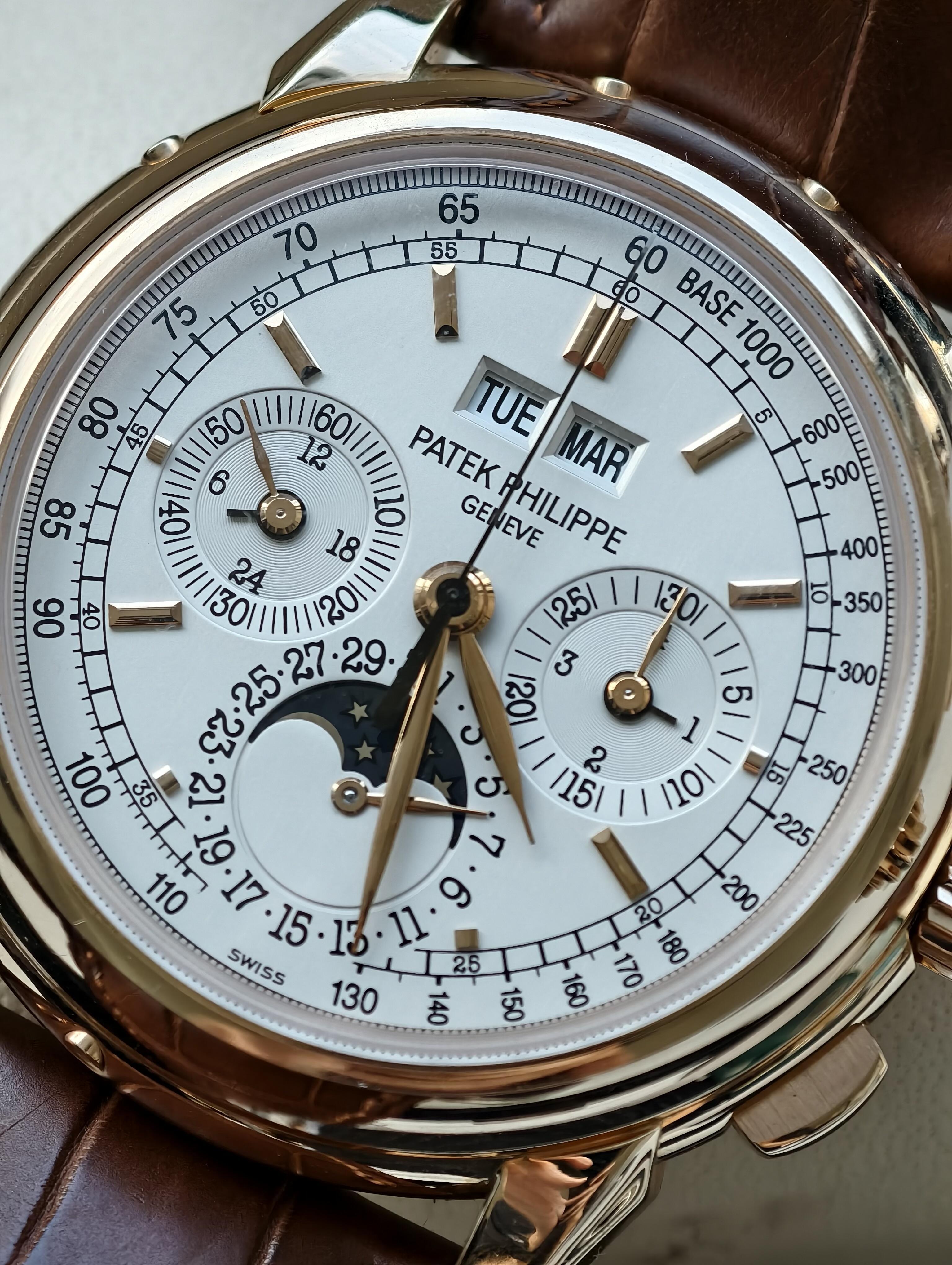 Orologio Patek Philippe Grand Complications, cronografo con calendario perpetuo in oro rosa, automatico meccanico da uomo.