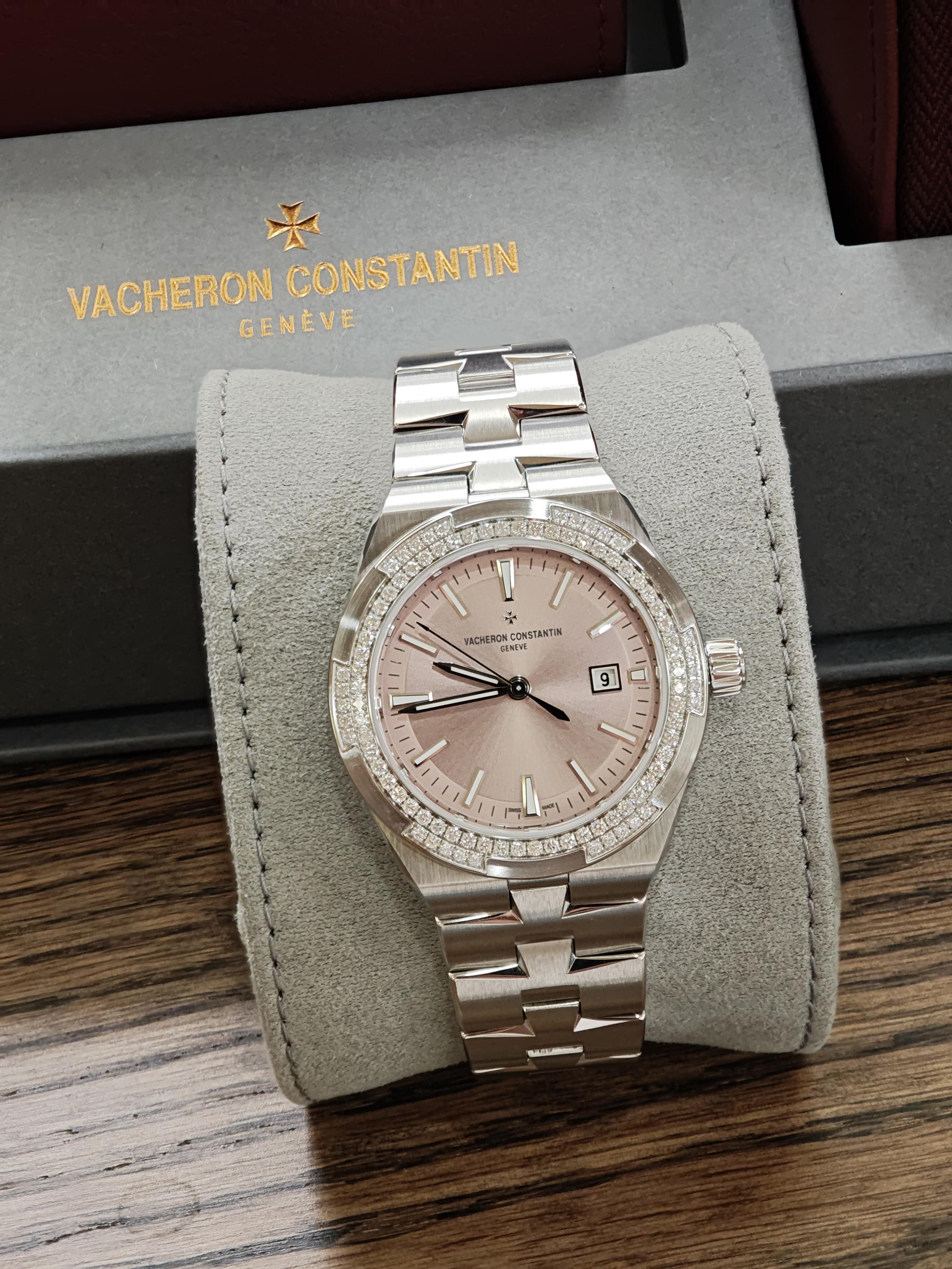 Orologio da donna Vacheron Constantin Overseas automatico meccanico in acciaio inossidabile con quadrante rosa e diamanti.