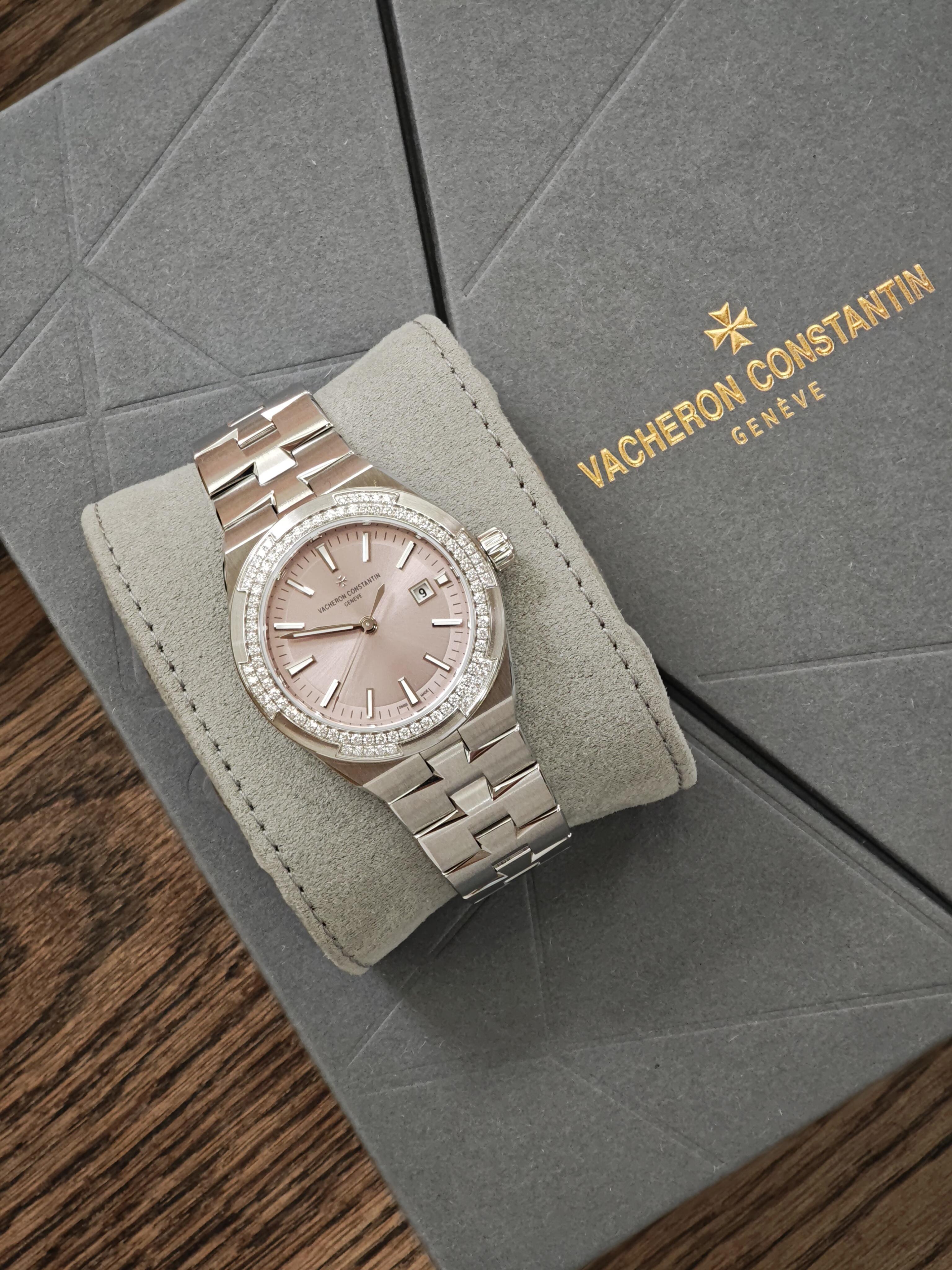 Orologio da donna Vacheron Constantin Overseas automatico meccanico in acciaio inossidabile con quadrante rosa e diamanti.