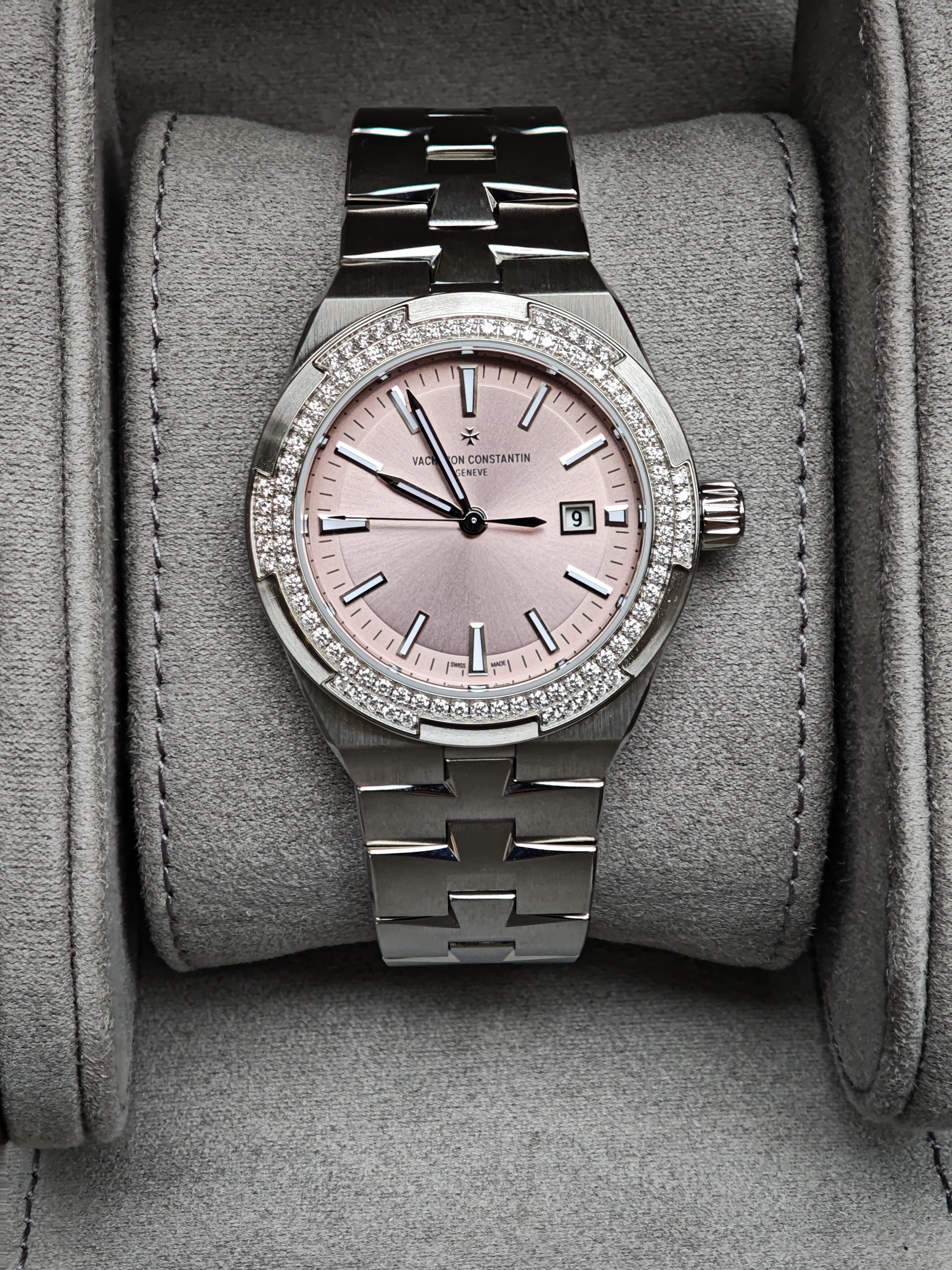 Orologio da donna Vacheron Constantin Overseas automatico meccanico in acciaio inossidabile con quadrante rosa e diamanti.