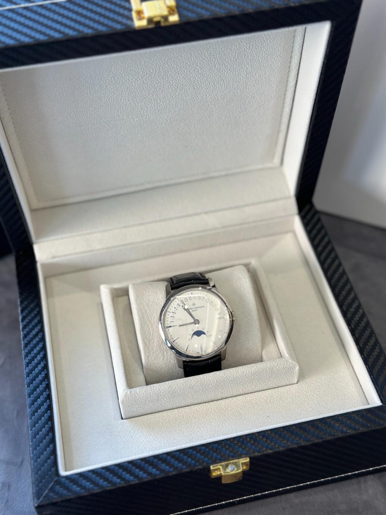 Orologio da uomo automatico Vacheron Constantin Patrimony Collection in acciaio inossidabile con fasi lunari e sigillo di Ginevra.