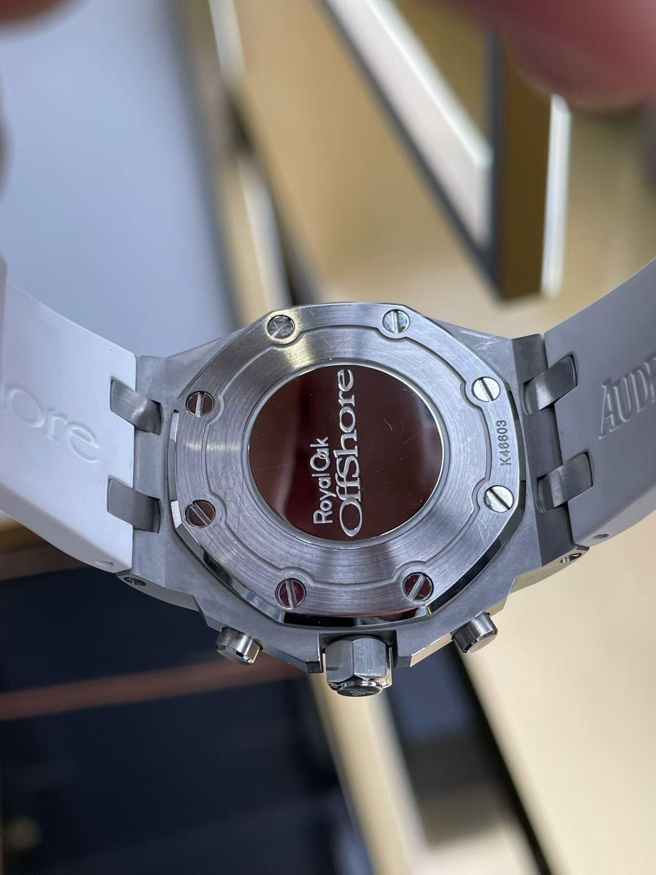 Orologio da uomo Audemars Piguet Royal Oak Offshore con quadrante blu e cronografo automatico con diamanti.