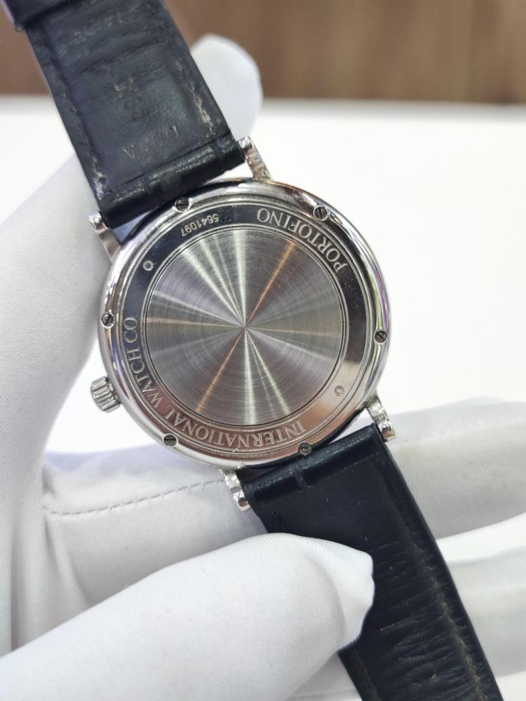 Orologio da uomo IWC Portofino con quadrante bianco e calendario, automatico e meccanico, una scelta eccellente per gli amanti degli orologi eleganti.