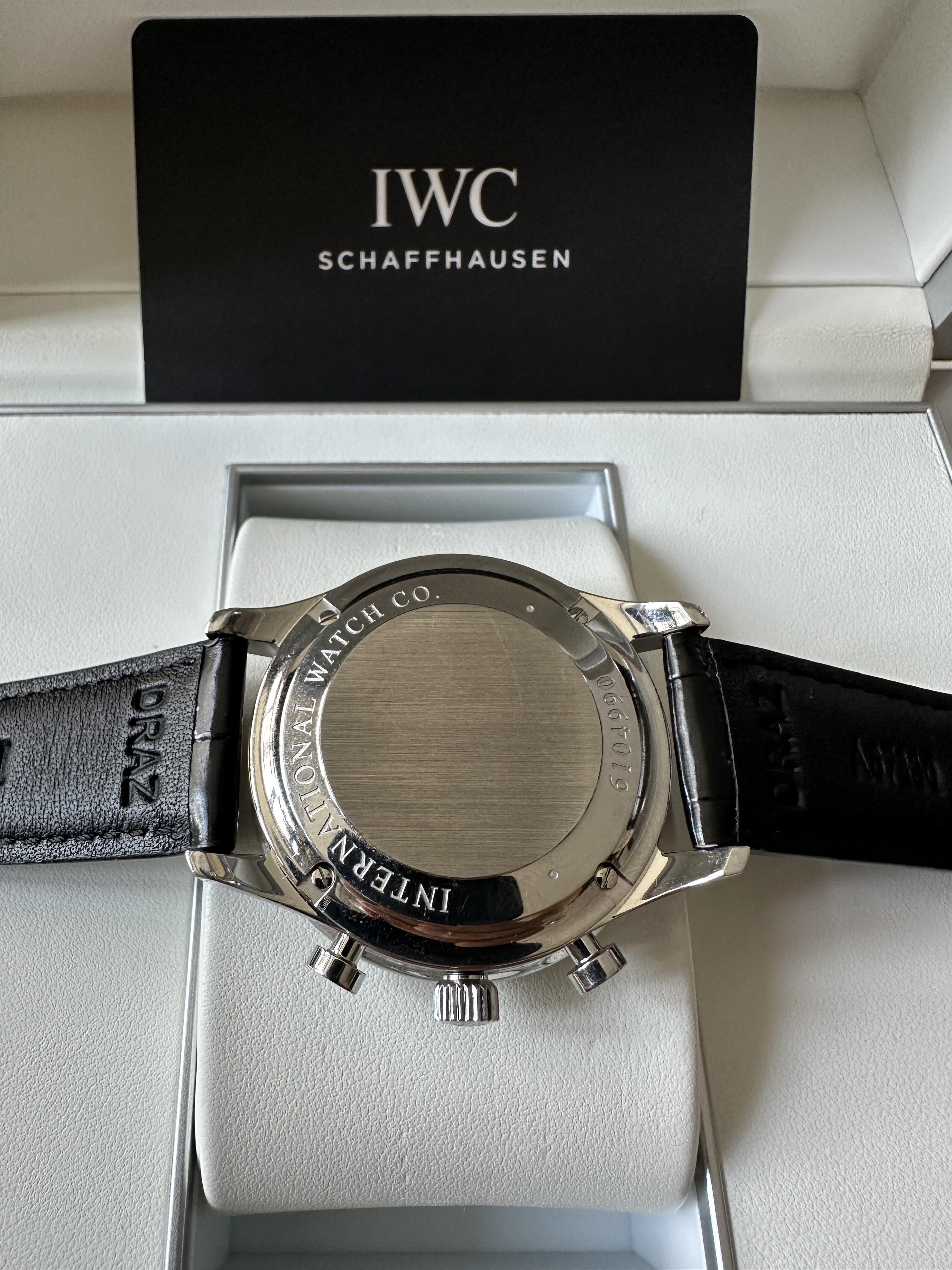 Orologio da uomo IWC Portuguese Chronograph con quadrante nero, automatico e meccanico.
