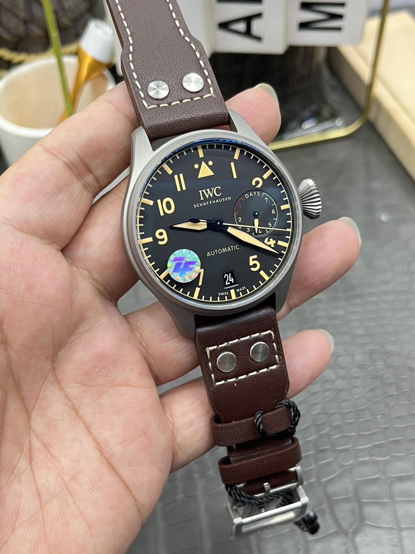 Orologio da pilota IWC Big Pilot con riserva di carica di 7 giorni, in titanio, automatico e meccanico, da uomo.