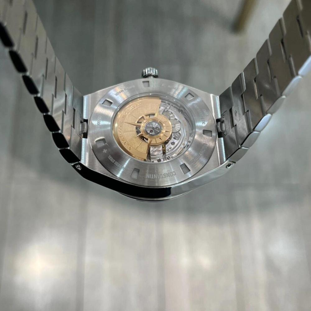 Orologio da uomo automatico Vacheron Constantin Overseas World Time, con sigillo di Ginevra.