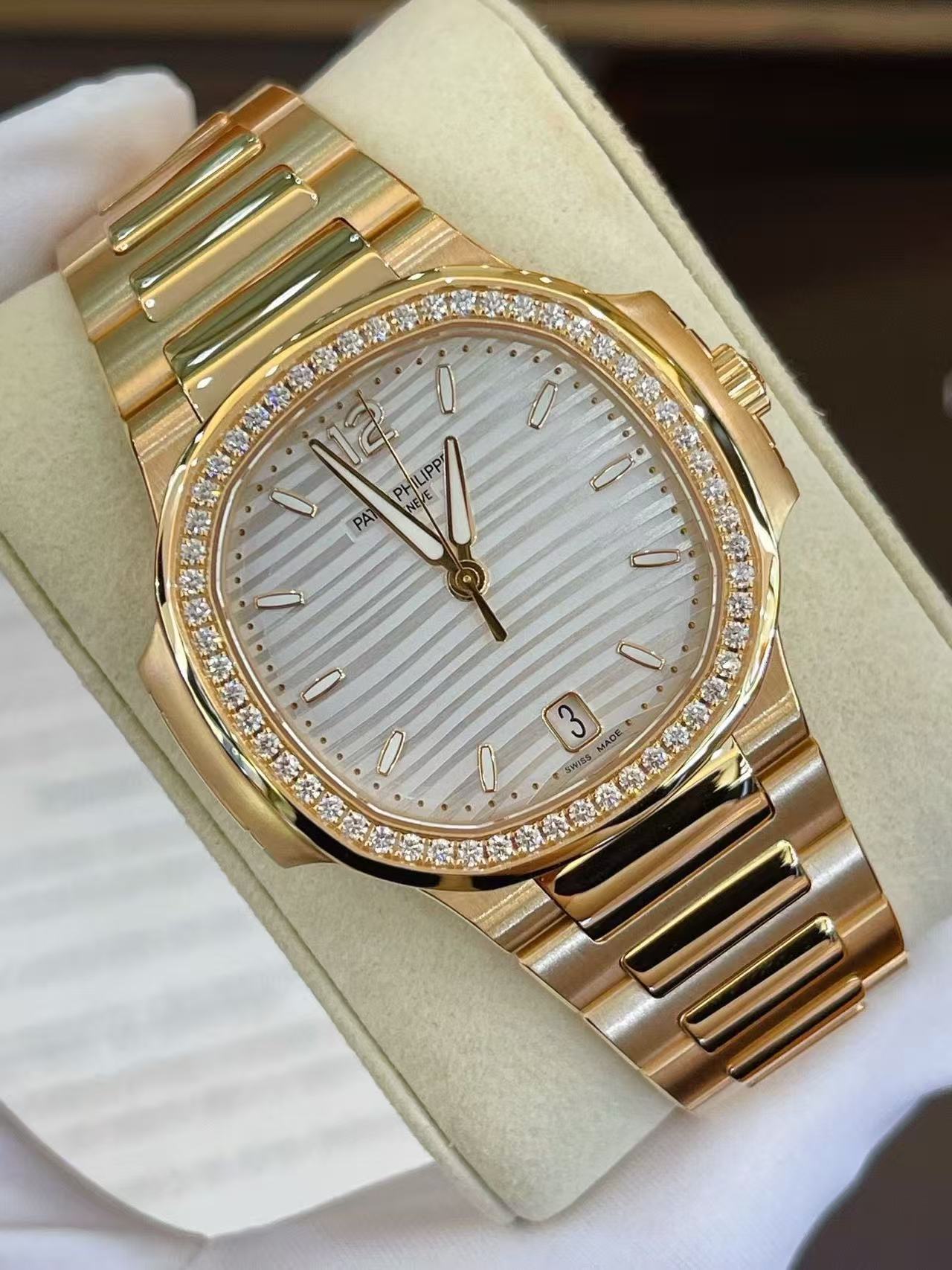 Orologio da donna Patek Philippe Nautilus 7118/1200R automatico meccanico in oro rosa con diamanti incastonati