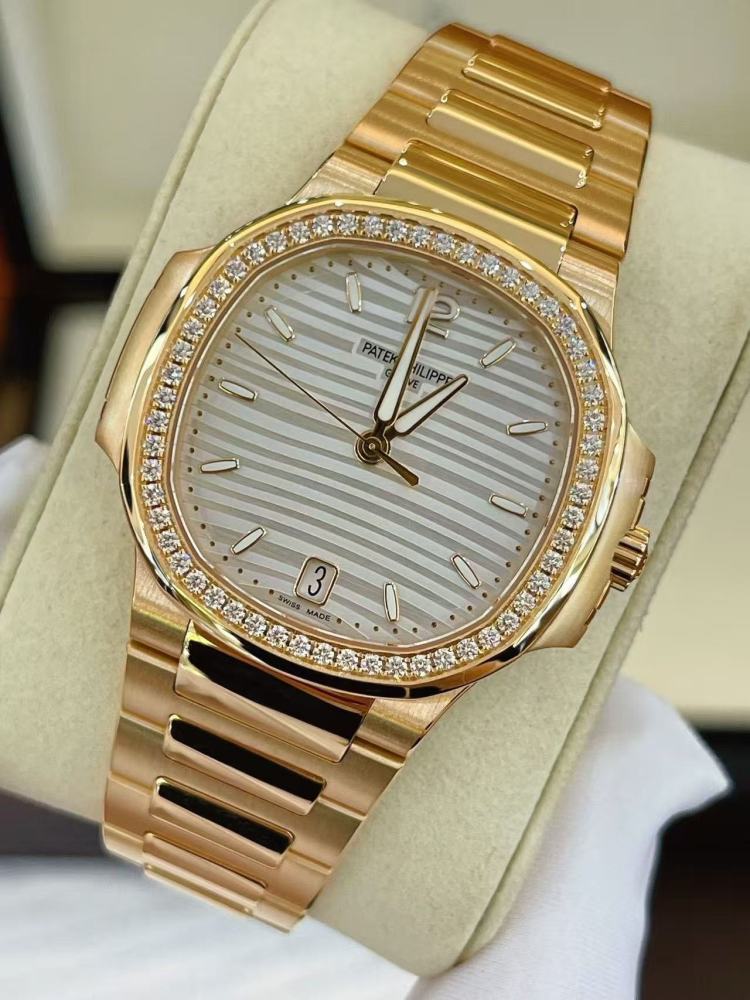 Orologio da donna Patek Philippe Nautilus 7118/1200R automatico meccanico in oro rosa con diamanti incastonati