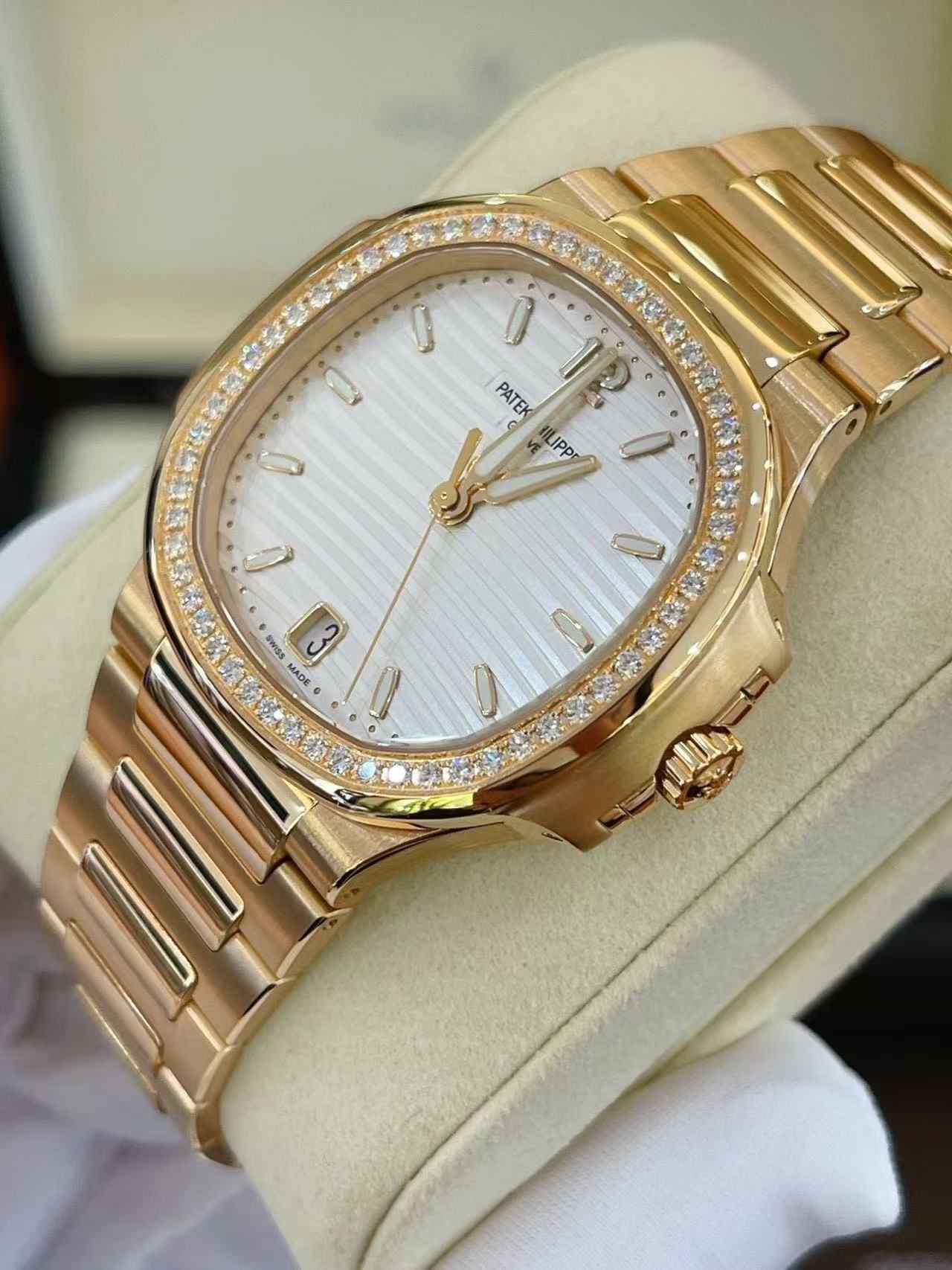 Orologio da donna Patek Philippe Nautilus 7118/1200R automatico meccanico in oro rosa con diamanti incastonati