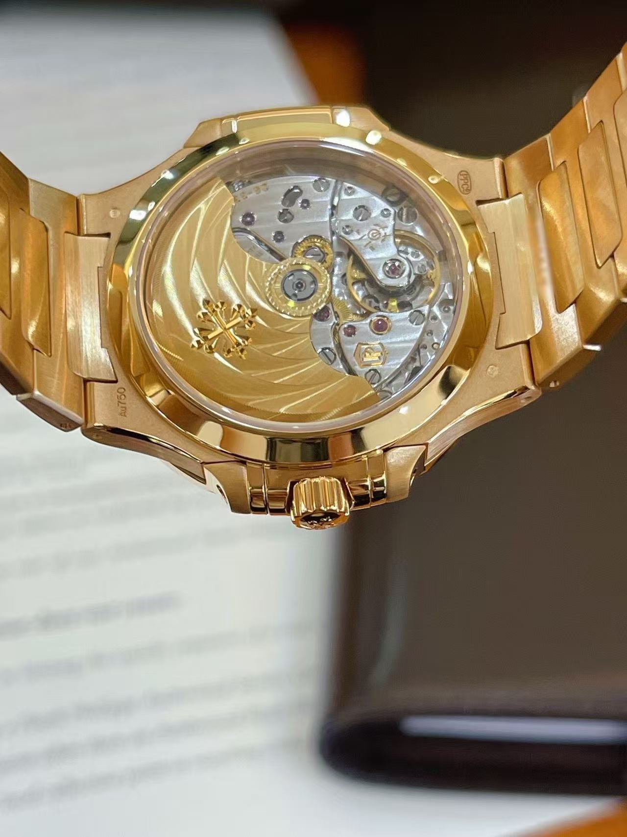 Orologio da donna Patek Philippe Nautilus 7118/1200R automatico meccanico in oro rosa con diamanti incastonati